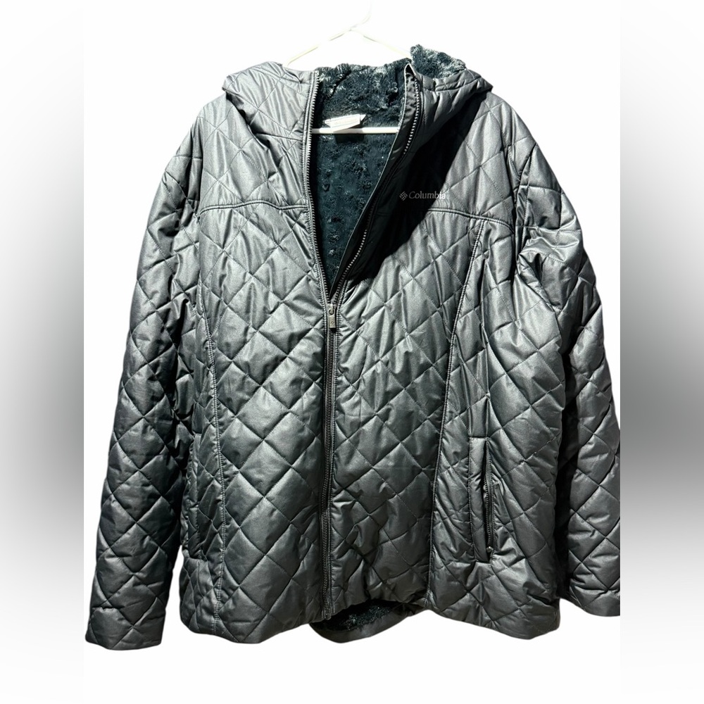 Columbia Women’s 3X Plus Size Quilted Puffer Jacket Fur Lined Hooded Black